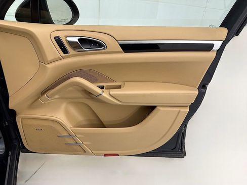 Used 2014 Porsche Cayenne Diesel AWD/4WD image 24