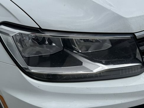 Used 2021 Volkswagen Tiguan SE R-Line FWD image 7