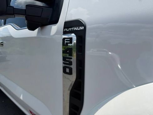 Used 2023 Ford F450 Platinum w/ FX4 Off-Road Package AWD/4WD image 38