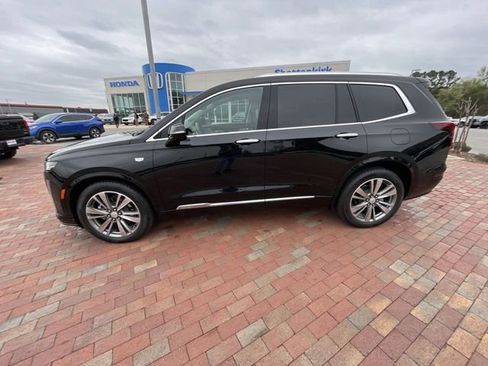 Used 2021 Cadillac XT6 Premium Luxury FWD image 28