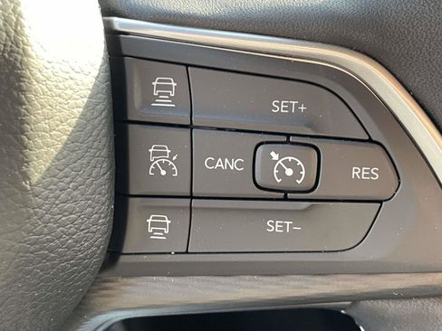 New 2026 Jeep Grand Cherokee Laredo RWD image 16
