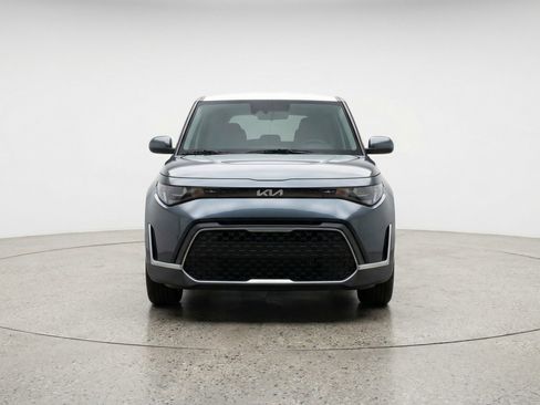Used 2025 Kia Soul LX w/ LX Technology Package image 2