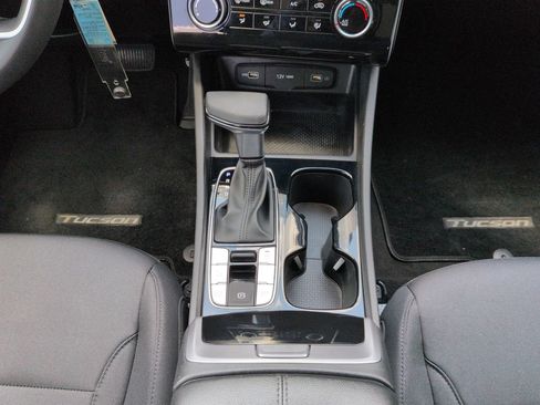 Used 2023 Hyundai Tucson SE FWD image 22
