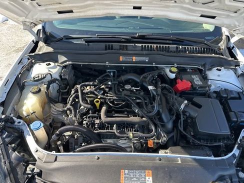 Used 2020 Ford Fusion SE image 33
