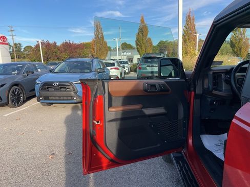 Used 2023 Ford Bronco Outer Banks image 13