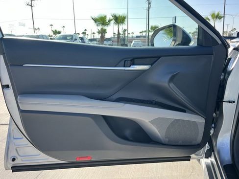 Used 2023 Toyota Camry SE image 10