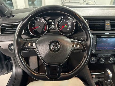 Used 2016 Volkswagen Jetta Sport image 29