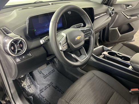 Certified 2025 Chevrolet Equinox LT FWD image 11