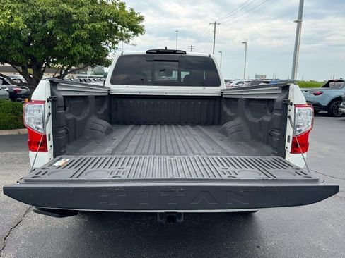 Used 2023 Nissan Titan SV w/ SV Utility Package image 6