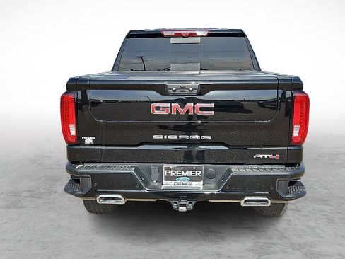 Used 2025 GMC Sierra 1500 AT4 w/ AT4 Premium Package AWD/4WD image 9