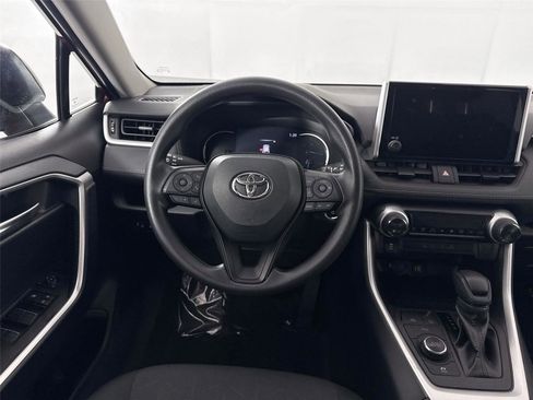 Certified 2025 Toyota RAV4 XLE AWD/4WD image 31