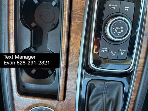 Used 2023 Nissan Armada SL image 32