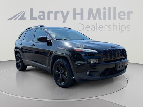 Used 2018 Jeep Cherokee Limited w/ High Altitude Package AWD/4WD image 7