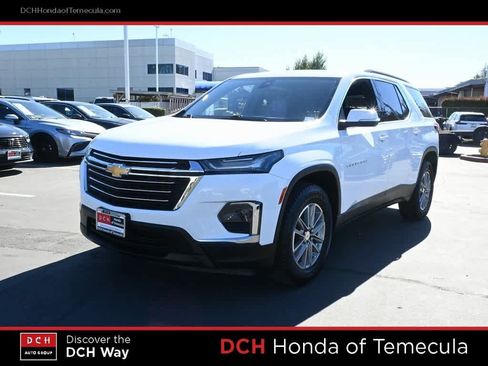 Used 2023 Chevrolet Traverse LT image 1