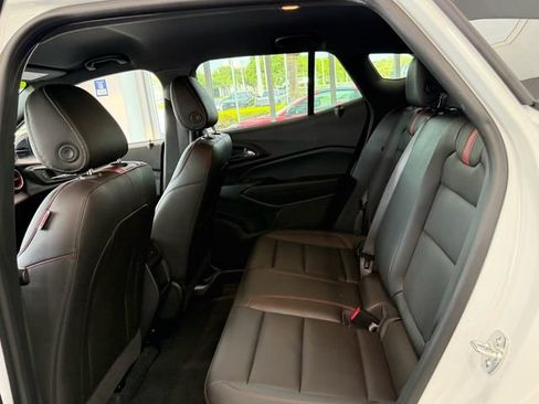 Certified 2025 Chevrolet Trax RS w/ Driver Confidence Package FWD image 7