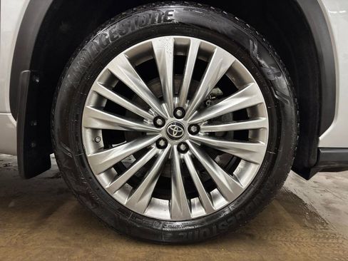 Used 2023 Toyota Highlander Platinum image 37