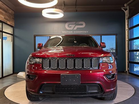 Used 2018 Jeep Grand Cherokee Altitude image 8