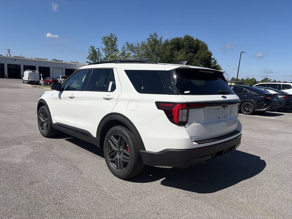 New 2026 Ford Explorer ST-Line w/ ST-Line Street Pack RWD image 5