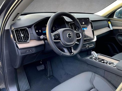 New 2026 Volvo XC90 T8 Plus w/ Protection Package Premier image 7