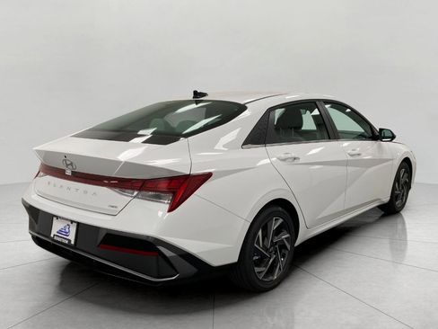 New 2026 Hyundai Elantra Limited image 3