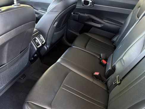 Used 2023 Kia Sorento S w/ Panoramic Sunroof Package FWD image 13