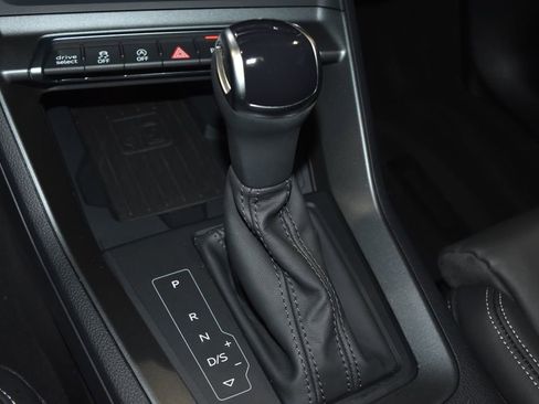 Certified 2025 Audi Q3 2.0T Premium w/ Convenience Package image 16