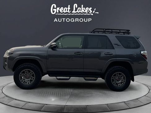 Used 2020 Toyota 4Runner TRD Off-Road Premium w/ Moonroof Package AWD/4WD image 2