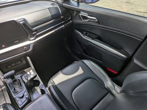Certified 2023 Kia Sportage EX FWD image 18