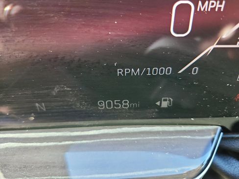 Used 2025 Cadillac Escalade ESV Sport w/ Touring Package image 32