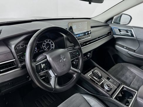 Used 2023 Mitsubishi Outlander SE FWD image 10