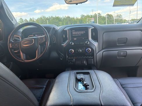 Used 2019 GMC Sierra 1500 Denali w/ Technology Package AWD/4WD image 18