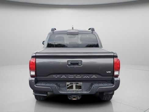 Used 2018 Toyota Tacoma TRD Off-Road AWD/4WD image 24