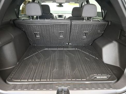 Used 2021 Chevrolet Equinox LT w/ LPO, Floor Liner Package FWD image 33