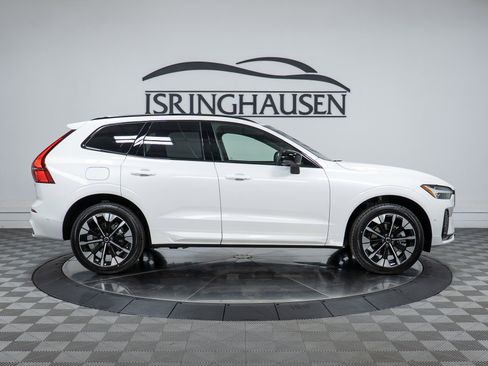 New 2026 Volvo XC60 B5 Plus w/ Climate Package image 4
