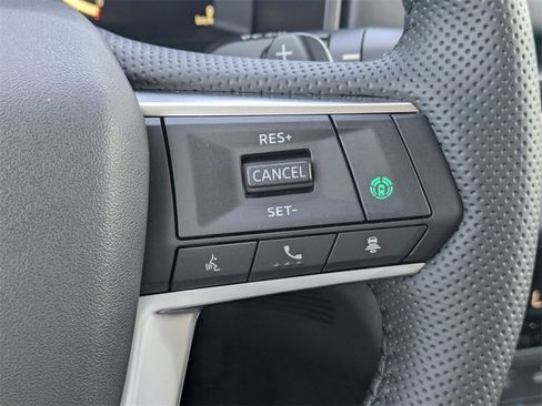 New 2025 Mitsubishi Outlander SE image 28