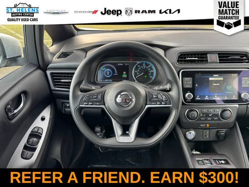 Used 2022 Nissan Leaf S image 21
