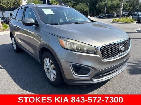 Used 2016 Kia Sorento FWD image 3