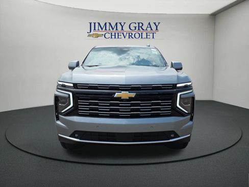 New 2026 Chevrolet Suburban High Country RWD image 8