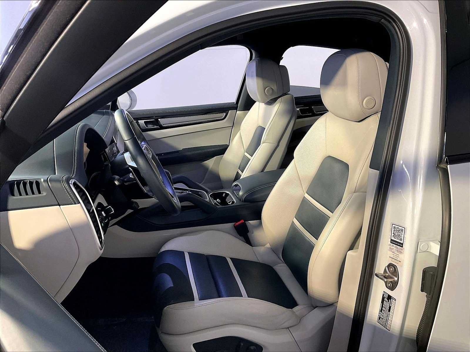 Certified 2023 Porsche Cayenne Platinum Edition AWD/4WD image 5