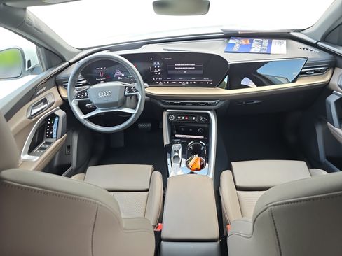 Certified 2025 Audi Q5 Premium w/ Premium Plus AWD/4WD image 9