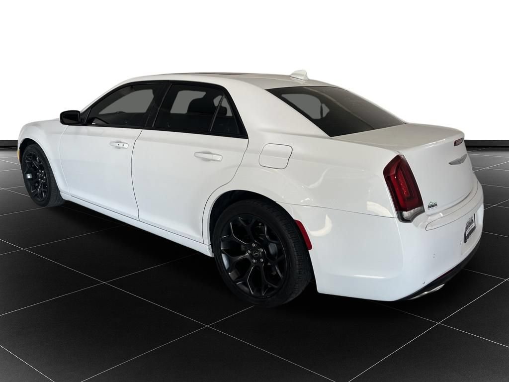 Used 2019 Chrysler 300 S w/ 300S Premium Group 2 RWD image 3