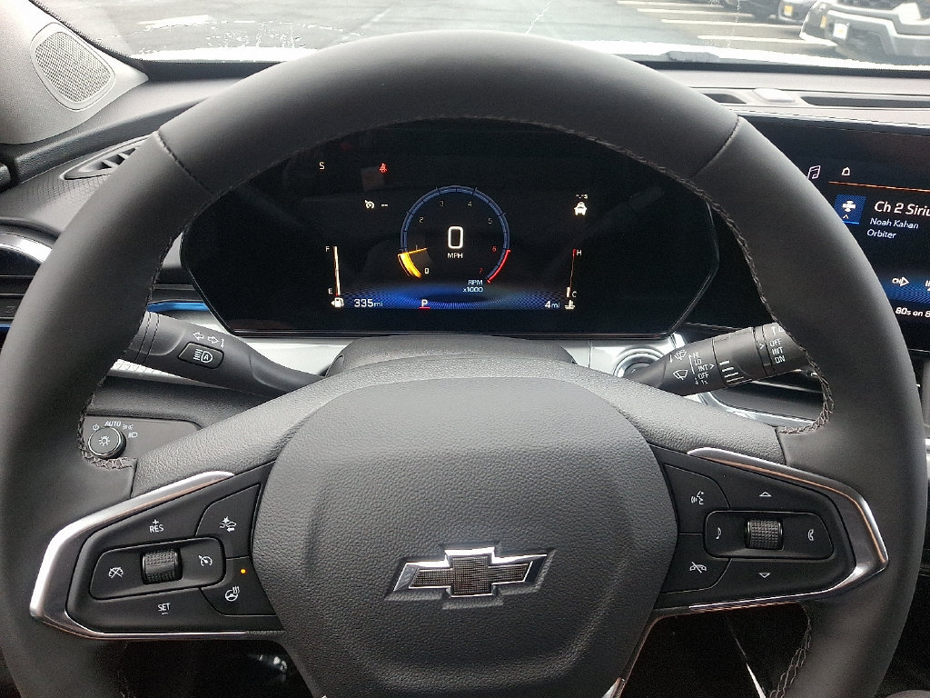 New 2026 Chevrolet Trax LT w/ Sunroof Package FWD image 9