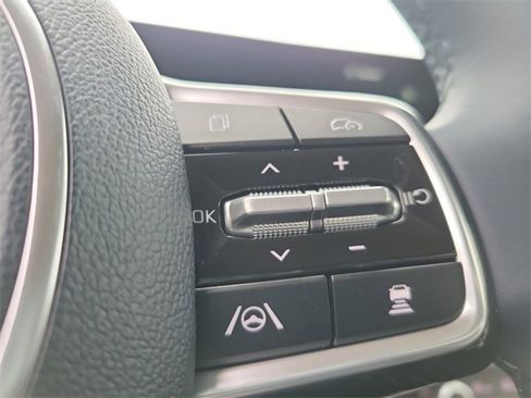 New 2026 Kia Carnival EX image 23