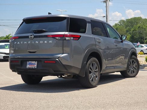Used 2023 Nissan Pathfinder S FWD image 8