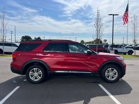 Certified 2023 Ford Explorer XLT w/ Equipment Group 202A AWD/4WD image 4