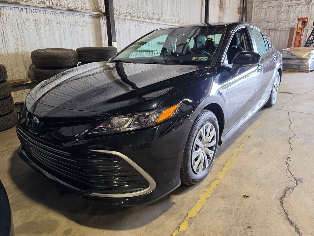 Used 2022 Toyota Camry LE FWD image 1