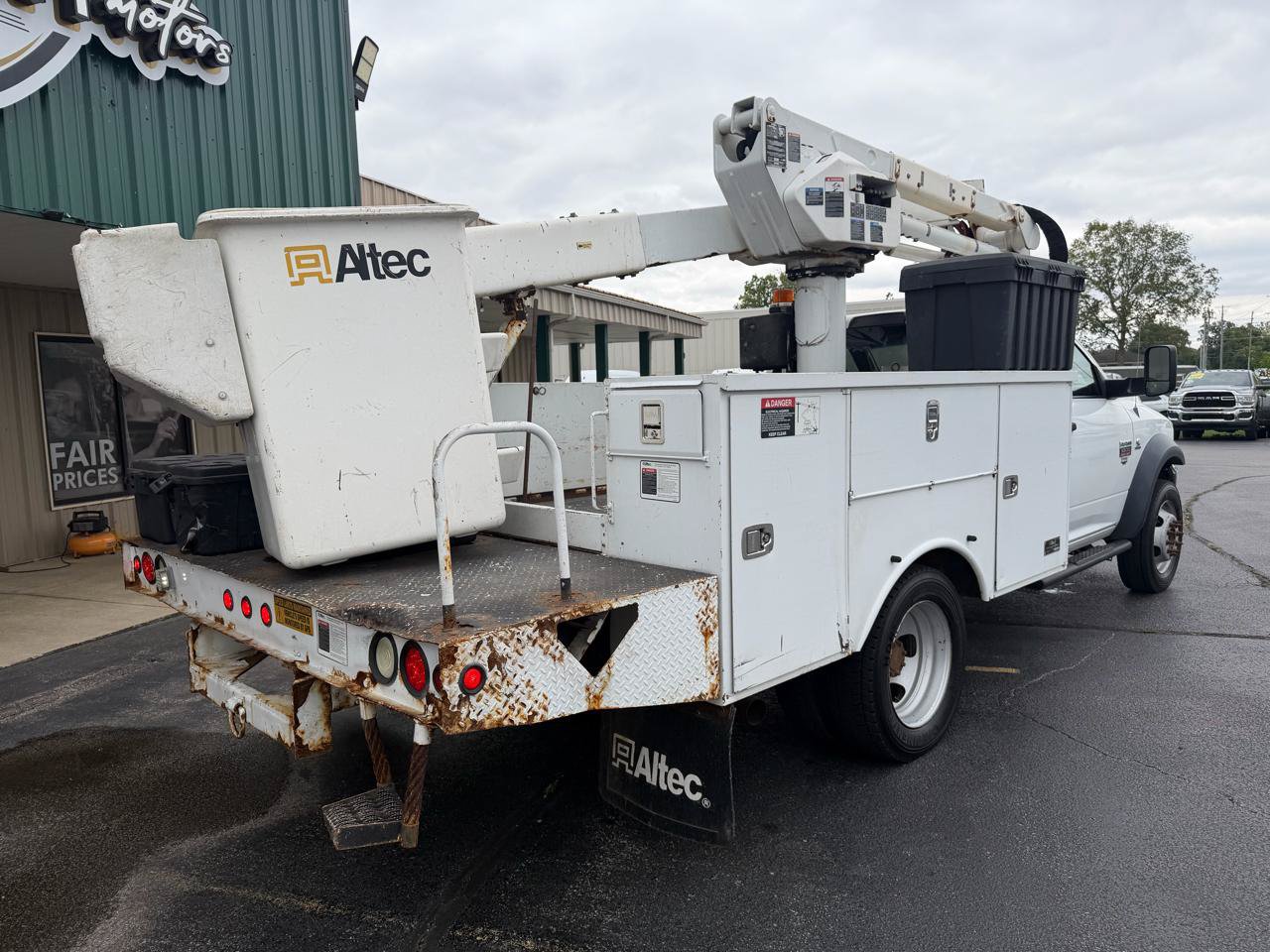 Used 2012 RAM 5500 4x4 Regular Cab w/ ST Decor Group image 4