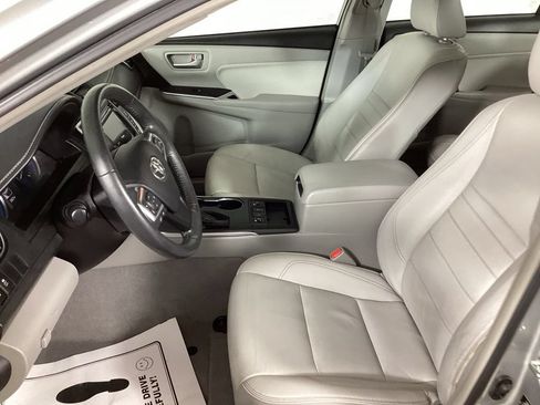 Used 2015 Toyota Camry XLE w/ Moonroof Package FWD image 10
