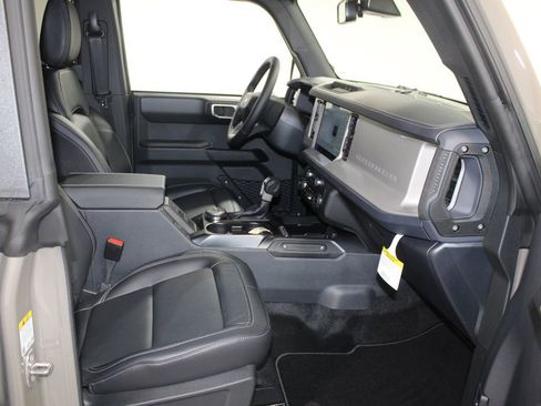 New 2025 Ford Bronco Outer Banks image 28