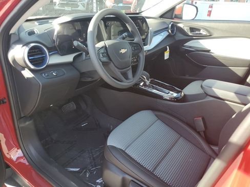 New 2026 Chevrolet Trax LT image 18